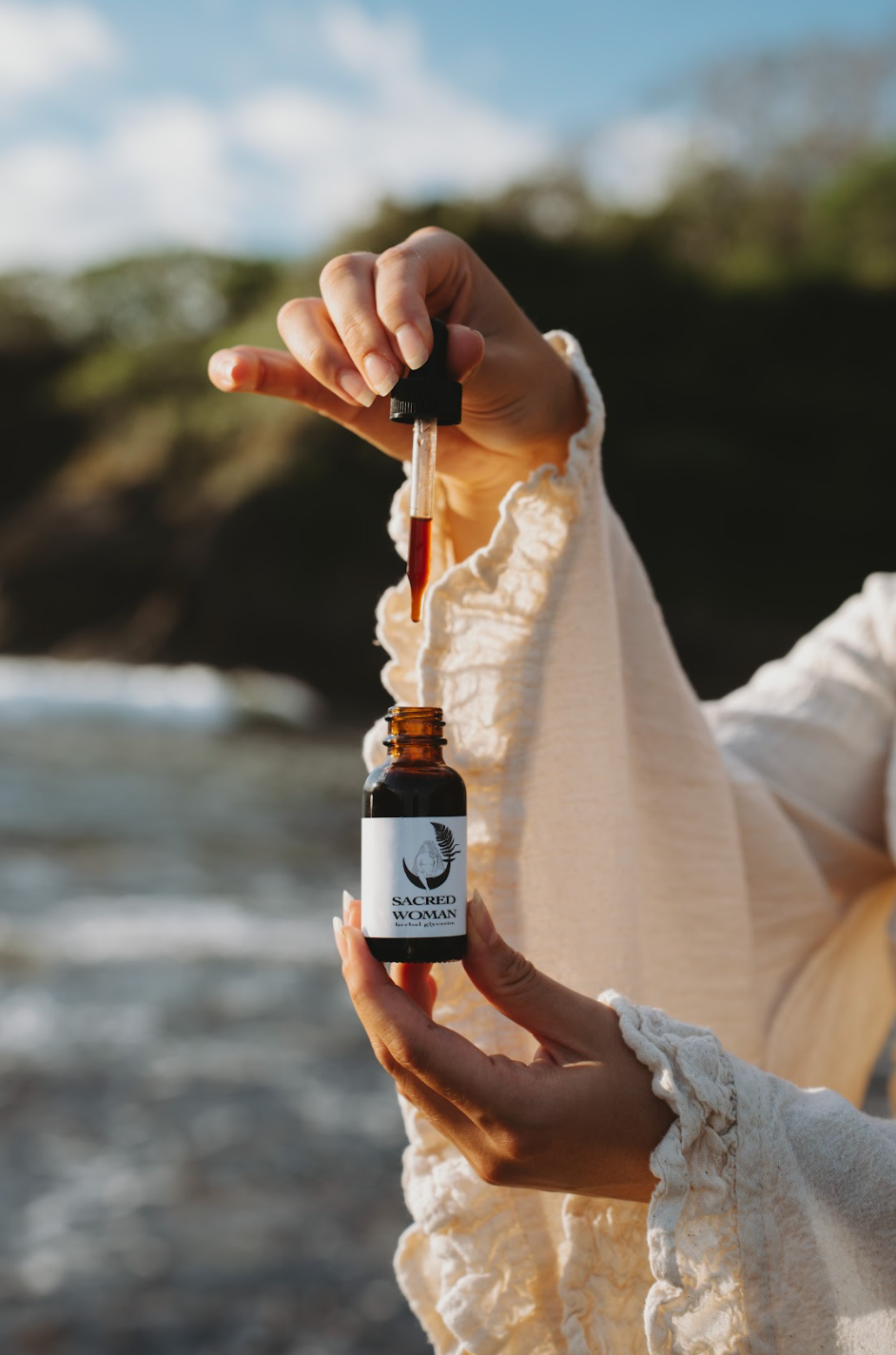 Sacred Woman Tincture with organic cacao ingredient supporting emotional nourishment and antioxidant benefits